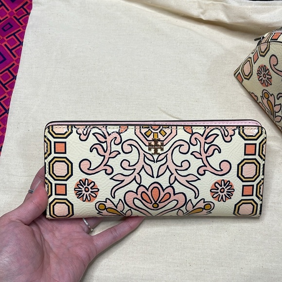 Tory Burch Hicks Garden collection cosmetic bag & continental wallet combo - Picture 13 of 17